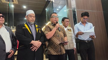 Denny Indrayana Dkk Adukan Komisioner KPU ke DKPP soal Pasal Syarat Pendidikan Gibran