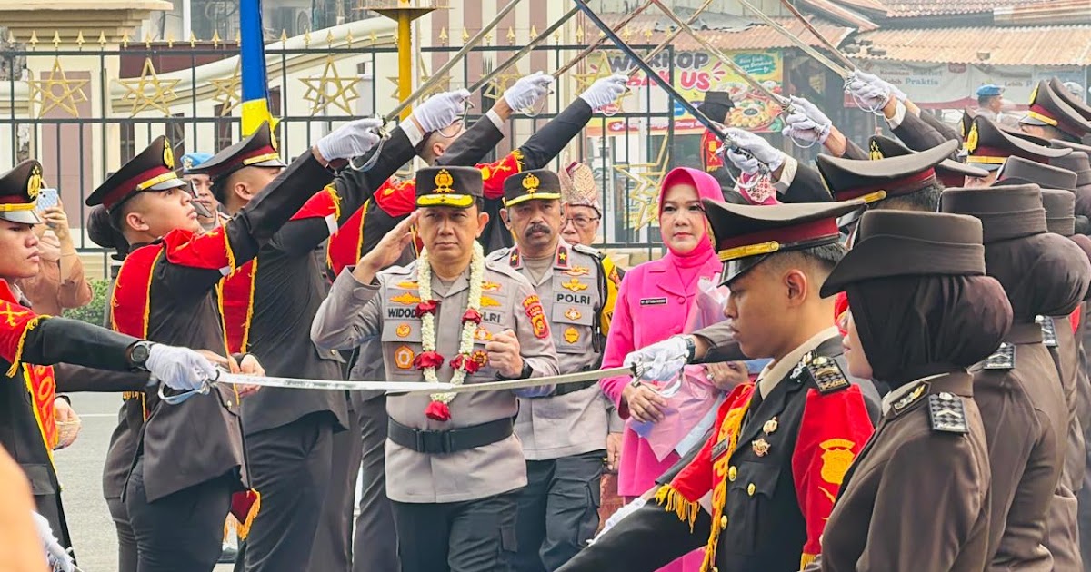 Kapolda Jambi Irjen Widodo Tiba di Mapolda, Disambut Pedang Pora dan Adat Melayu