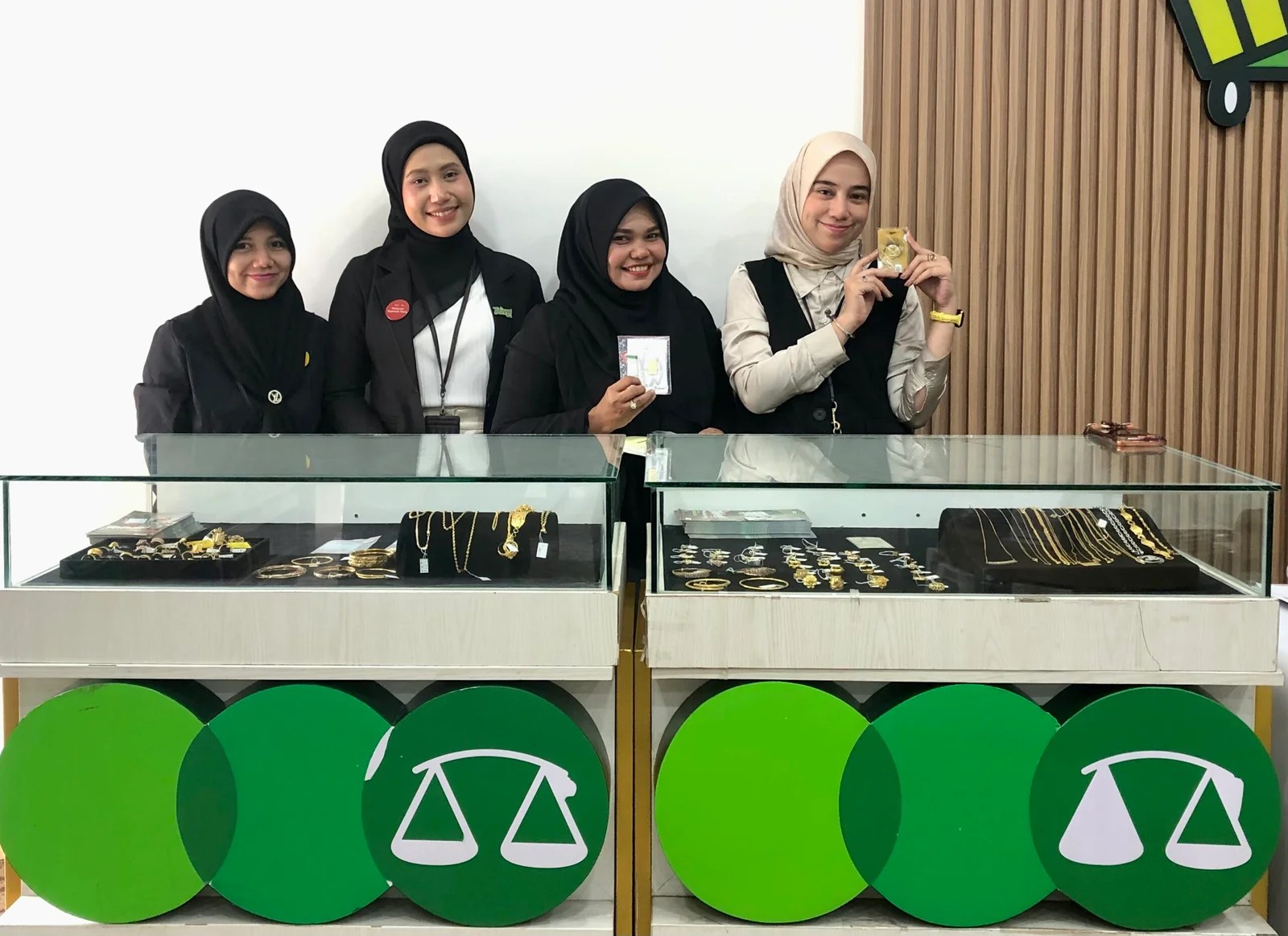 Harga Emas UBS dan Galeri24 di Pegadaian Turun, Emas Perhiasan Banda Aceh Tetap Rp7.560.000 per Mayam