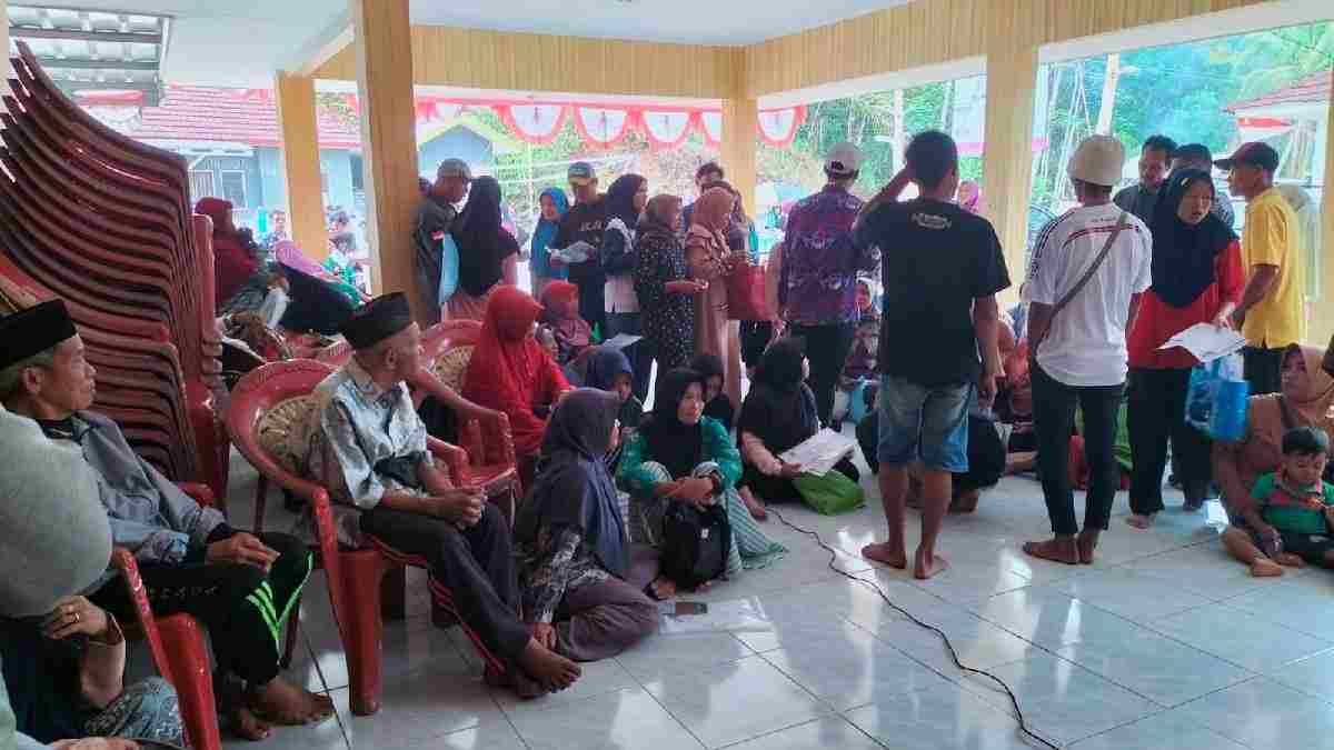 Disdukcapil Ciamis Layani 507 Permohonan Adminduk Warga Mekarmulya hingga Malam