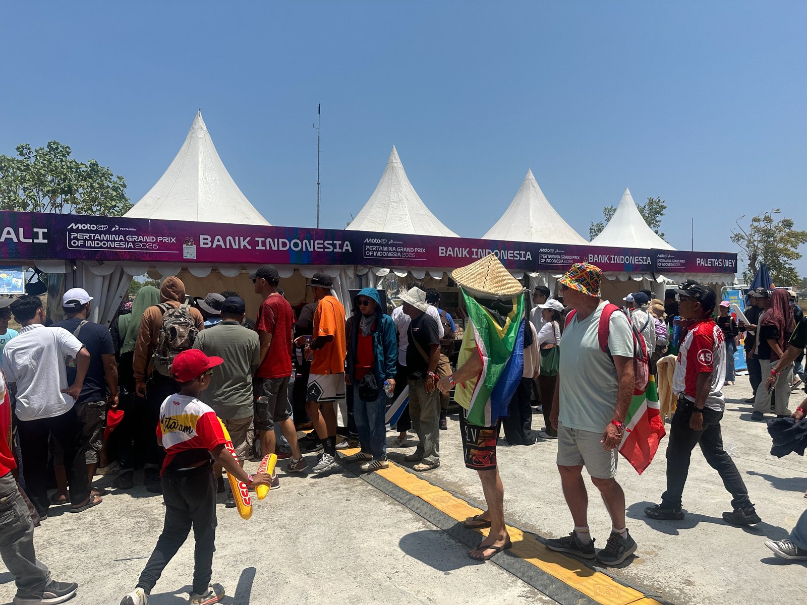 QRIS Cross Border Catat 200 Transaksi di MotoGP Mandalika 2026, UMKM Binaan BI NTB Kebanjiran Pembeli