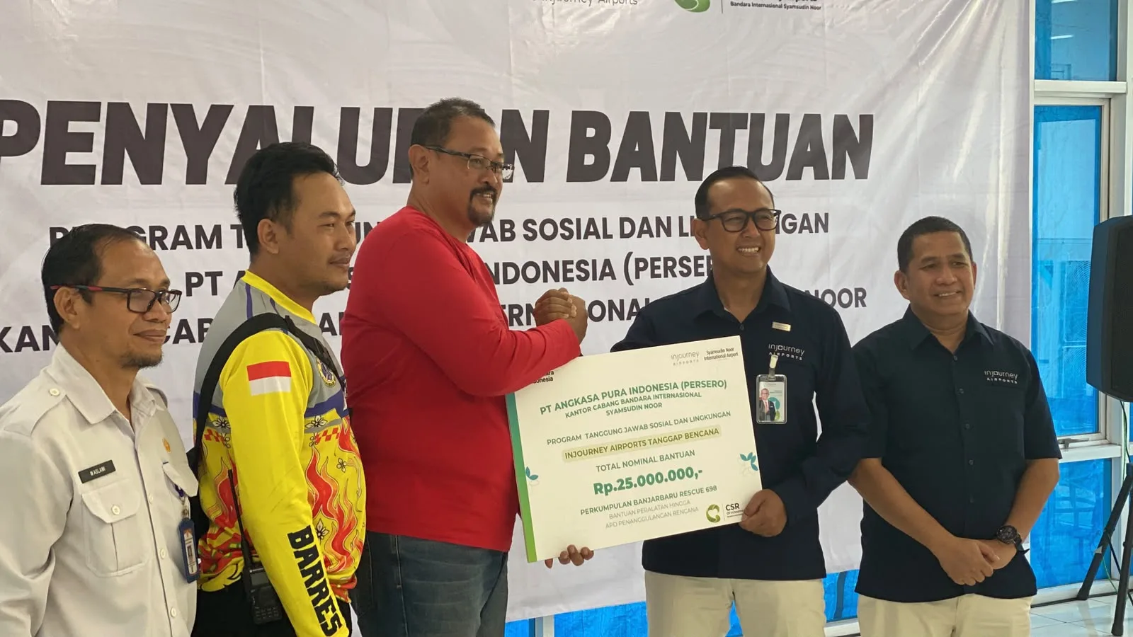 Bandara Syamsudin Noor Salurkan Rp 750 Juta TJSL Sepanjang 2026, Termasuk Alat Pemadam Karhutla