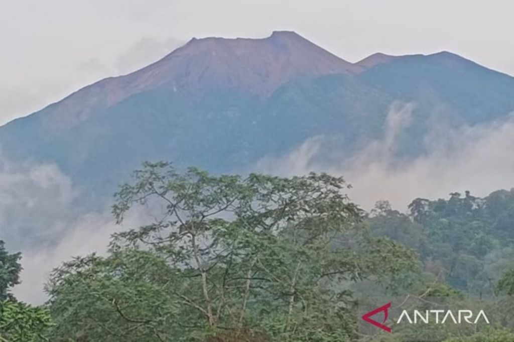 Pendakian Gunung Kerinci Dibuka Lagi, Tiket Dipesan via Aplikasi Daring