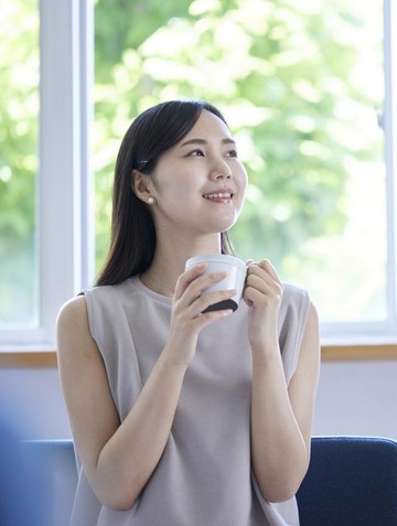 Minuman Pertama Saat Bangun Tidur: Pilihan Ahli Gizi untuk Ibu