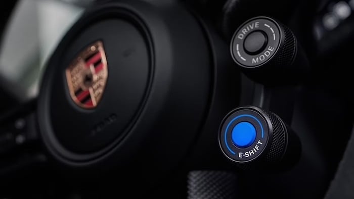 Porsche Taycan 2027 Pakai E-Shift 8 Gigi Palsu, Belajar dari Hyundai