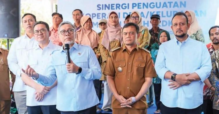 5.427 Kopdes Merah Putih di Jateng Beroperasi, Zulhas Tinjau Sukoharjo dan Bidik Ekonomi Desa Tumbuh