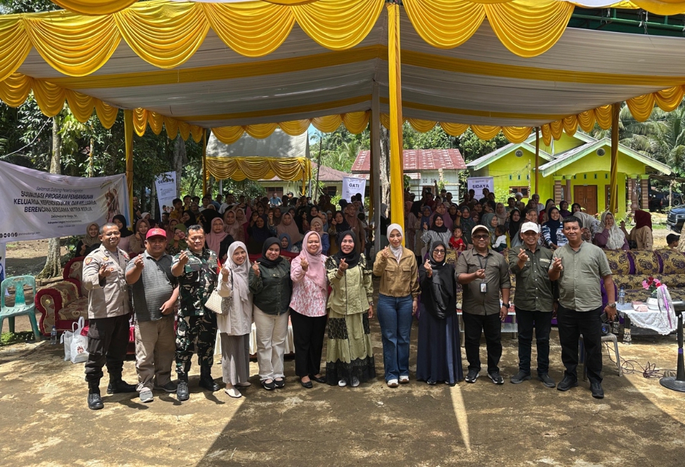 BKKBN Sumut dan Delia Pratiwi Sosialisasi Program Bangga Kencana di Desa Sidomakmur Langkat, Ratusan Warga Ikut