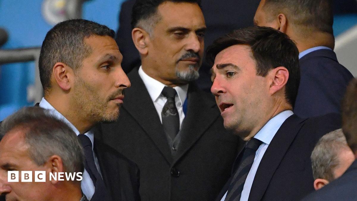 Burnham Dua Kali Makan Malam dengan Chairman Man City,