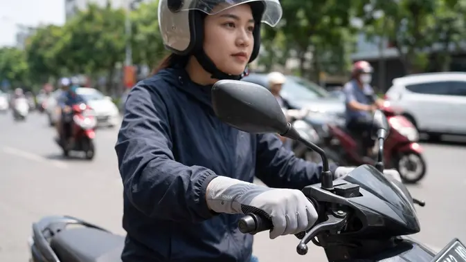 4 Sarung Tangan Motor Wanita Anti-UV, Ada yang Diskon 68 Persen