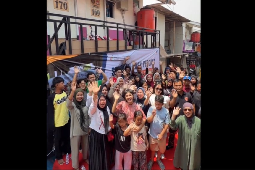 Andien Buka Sekolah Gratis Kelima di Kampung Apung Jakarta