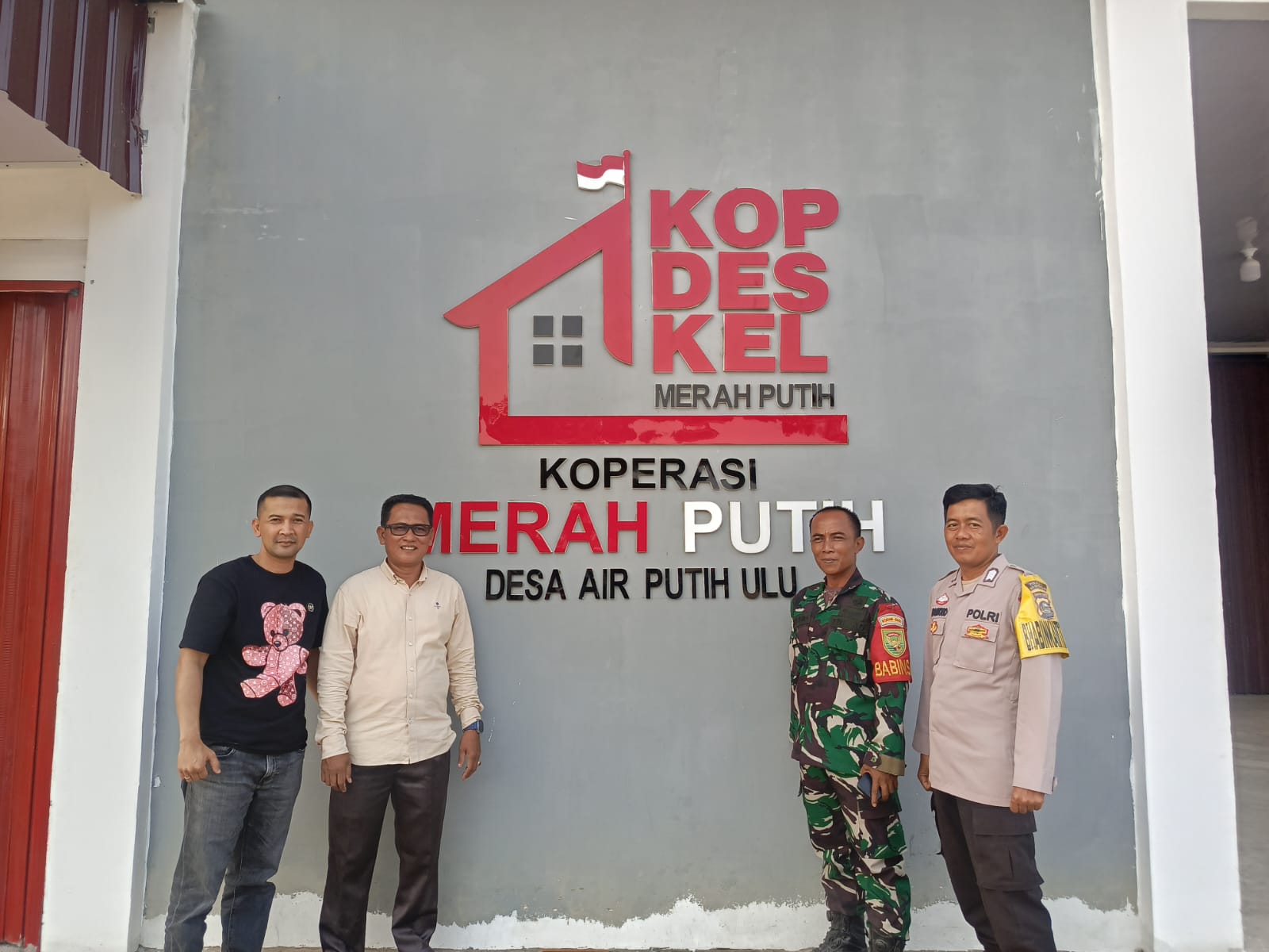 Kapolsek Plakat Tinggi Sambangi Kopdes Merah Putih di Desa Air Putih Ulu, Cek Potensi Gangguan Kamtibmas