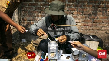Mang Den Ubah Cuanki Miniatur Jadi Bisnis Kuliner Lewat Konten Digital