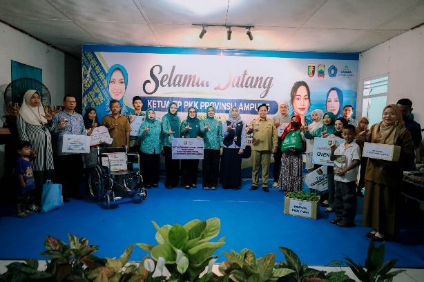Ketua TP PKK Lampung Canangkan Desa Serdang Jadi Desa Tapis, Dorong Warga Manfaatkan Pekarangan