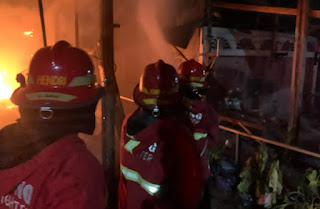 Kebakaran di Kuranji Padang Hanguskan Rumah, Depot Air Minum, dan Bentor, Kerugian Capai Rp500 Juta
