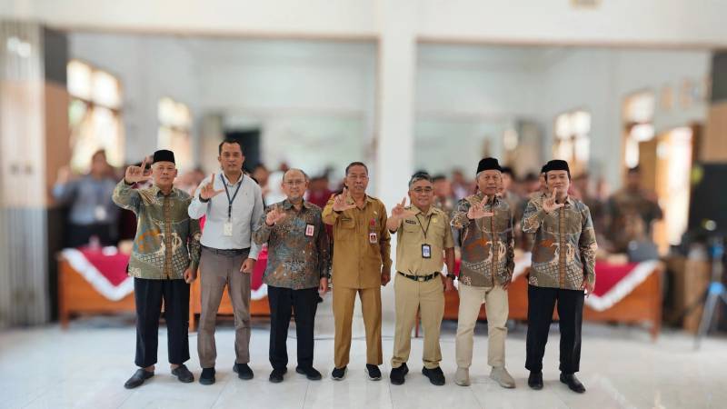 OJK Surakarta Edukasi 200 Santri Ponpes Al Barru Wonogiri, Beberkan Literasi Keuangan Syariah Baru 43,07 Persen