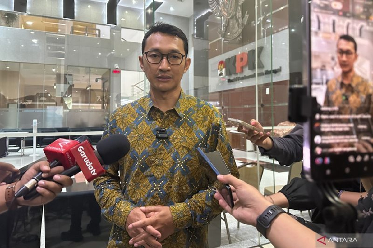 KPK Tangkap 14 Orang di OTT BNPB, Sita Uang Rp1,4 Miliar dan Emas Batangan