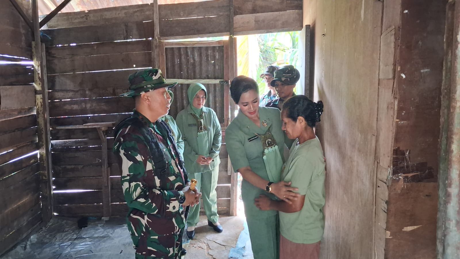 Kodim 0907/Tarakan Bedah Rumah Christina Bueharin, 17 Tahun Dihuni dalam Kondisi Bocor