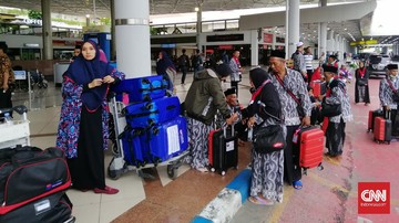 Serangan Bandara Riyadh Tewaskan 12 Orang, Penerbangan Umrah Surabaya Tetap Normal