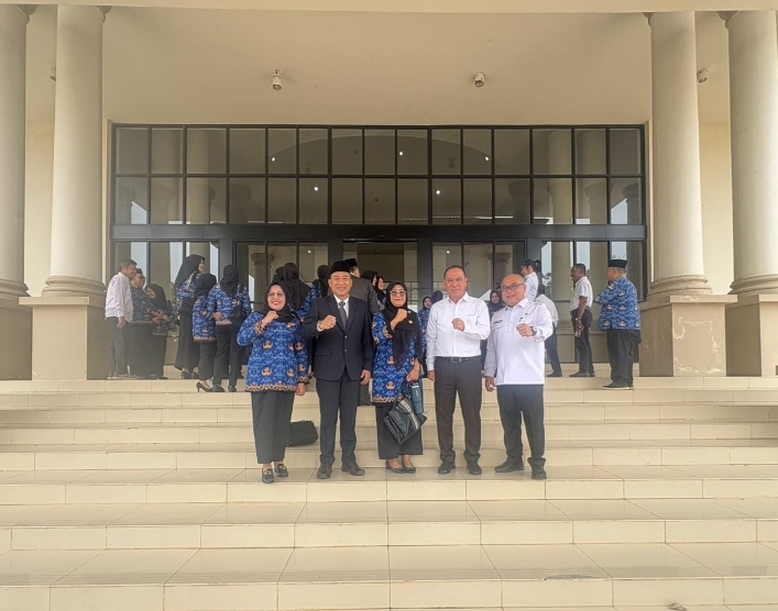 Wakil Bupati Ogan Ilir Serahkan SK, Lince Sri Purwani Resmi Pimpin UPT Puskesmas Pemulutan
