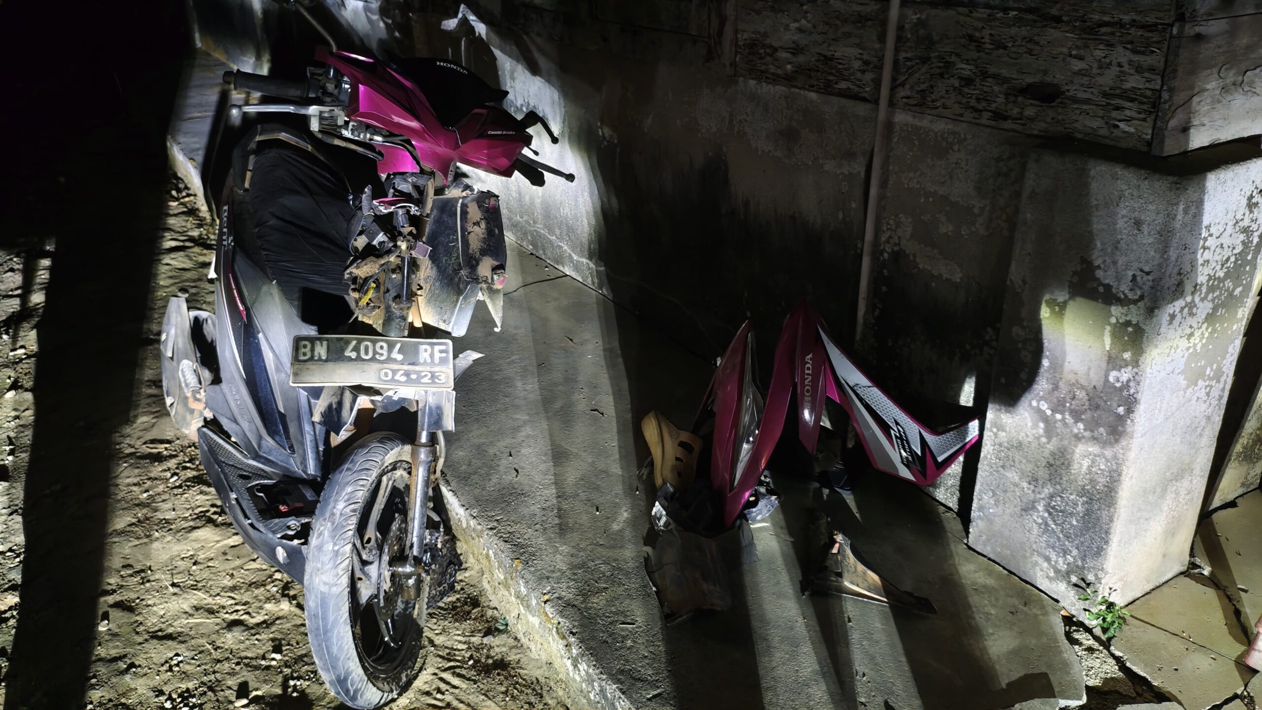 Pengendara Honda Beat Tewas usai Tabrakan dengan Panther Pikap di Tempilang, Bangka Barat