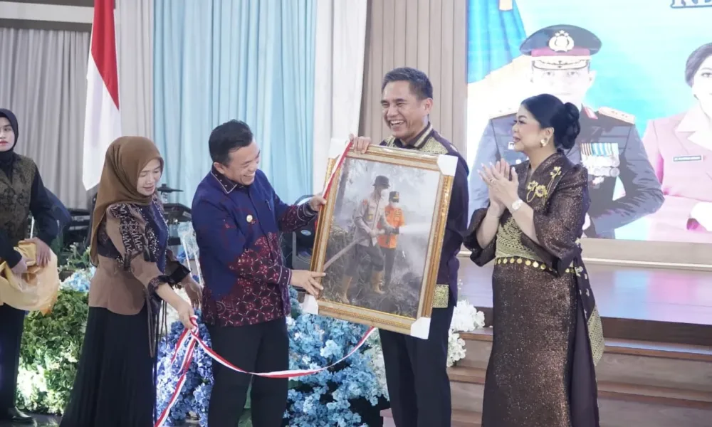 Gubernur Al Haris Hadiri Kenal Pamit Kapolda Jambi, Ingatkan Pengabdian di Bawah Merah Putih