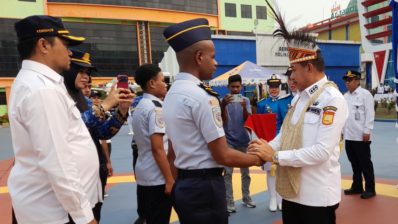 Wawali Jayapura Tekankan Integritas 15 Taruna Asli Papua di Pelantikan Poltekbang Jayapura