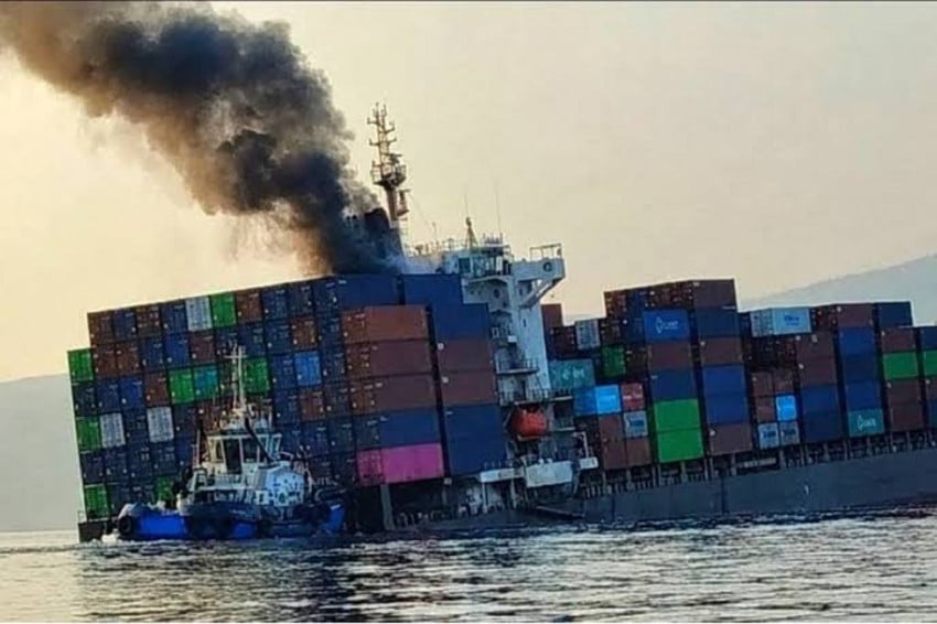 Kapal Kontainer Singapura Tenggelam Usai Tabrak Ranjau di Selat Hormuz