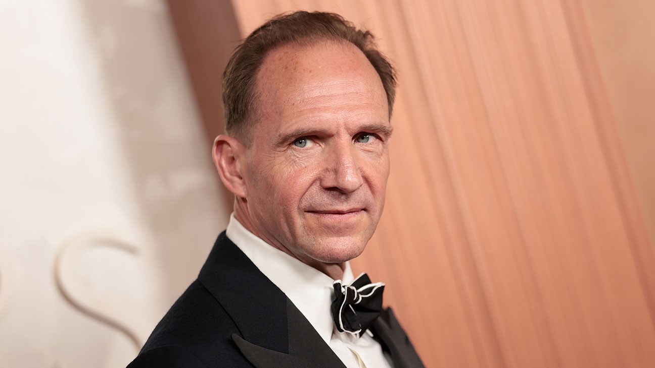 Ralph Fiennes Bintangi Unbeaten, Film Drama Kuda Pacu Frankel