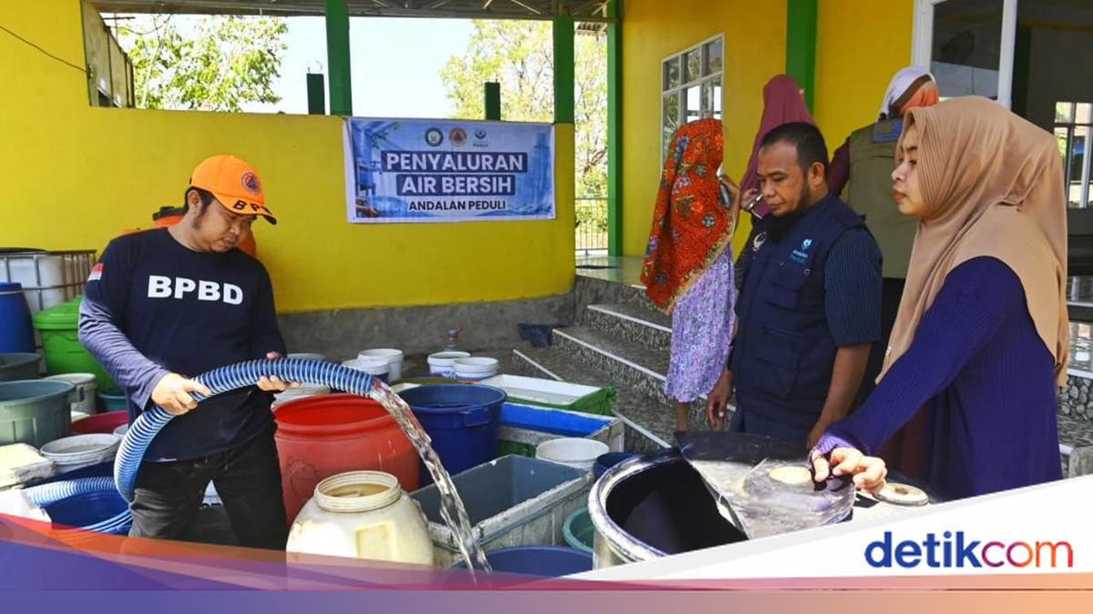 Gubernur Sulsel Salurkan 403.000 Liter Air Bersih, 13.235 Warga Makassar Terdampak Kekeringan