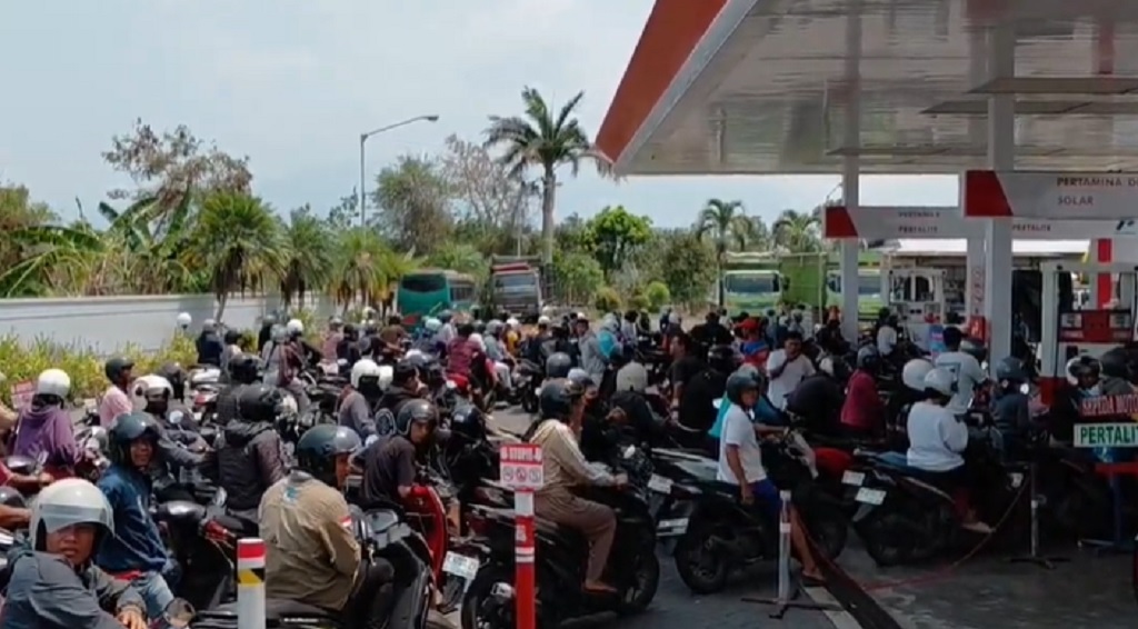 Puan Desak Pertamina Tambah Pasokan BBM di Bali, Antrean Mengular
