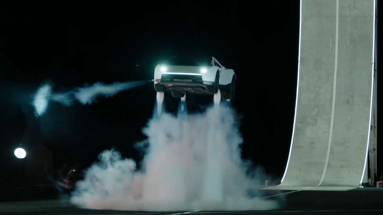 Tesla Roadster 2028 Debut dengan Terbang dan 0-60 mph 0,81 Detik