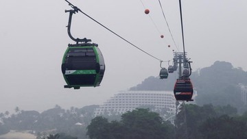 Kabut Asap Karhutla Sumatera-Kalimantan, Pesanan Wisata Singapura Turun 30%