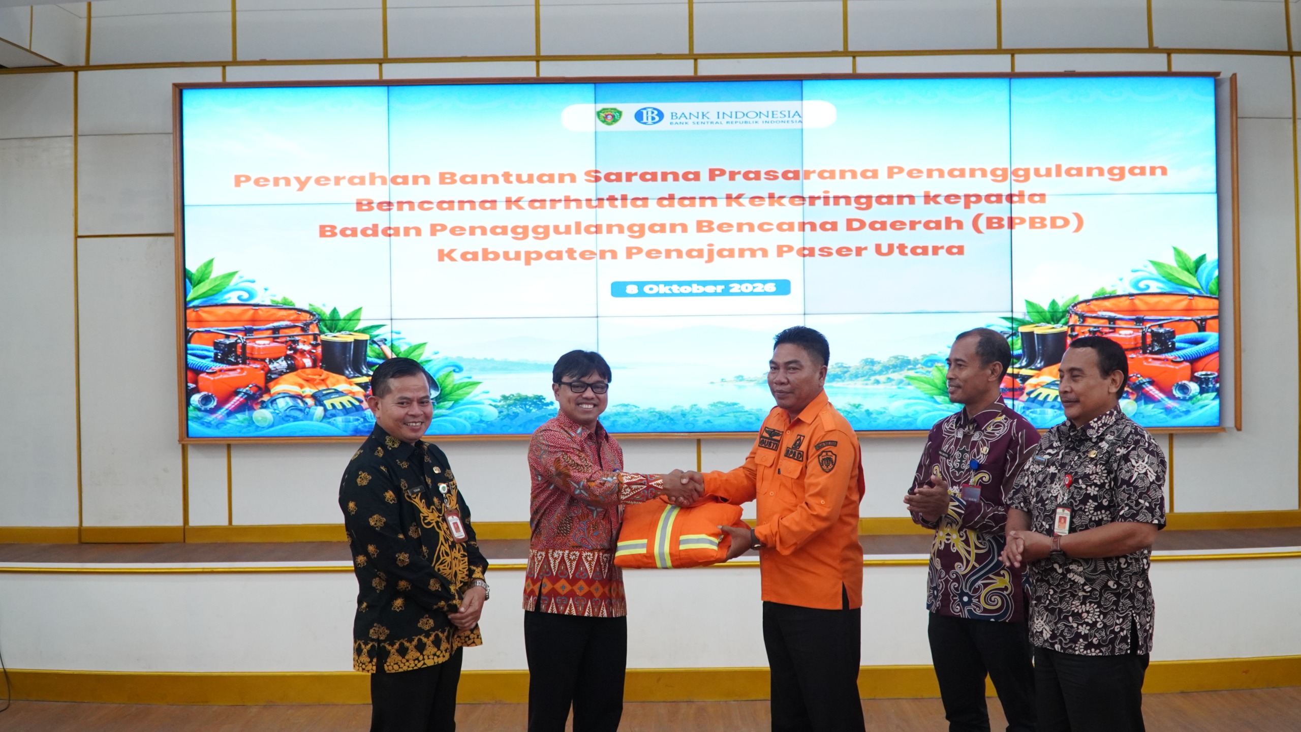 BI Balikpapan Salurkan Alat Pemadam Karhutla dan Kucurkan Program Pangan di PPU-Paser