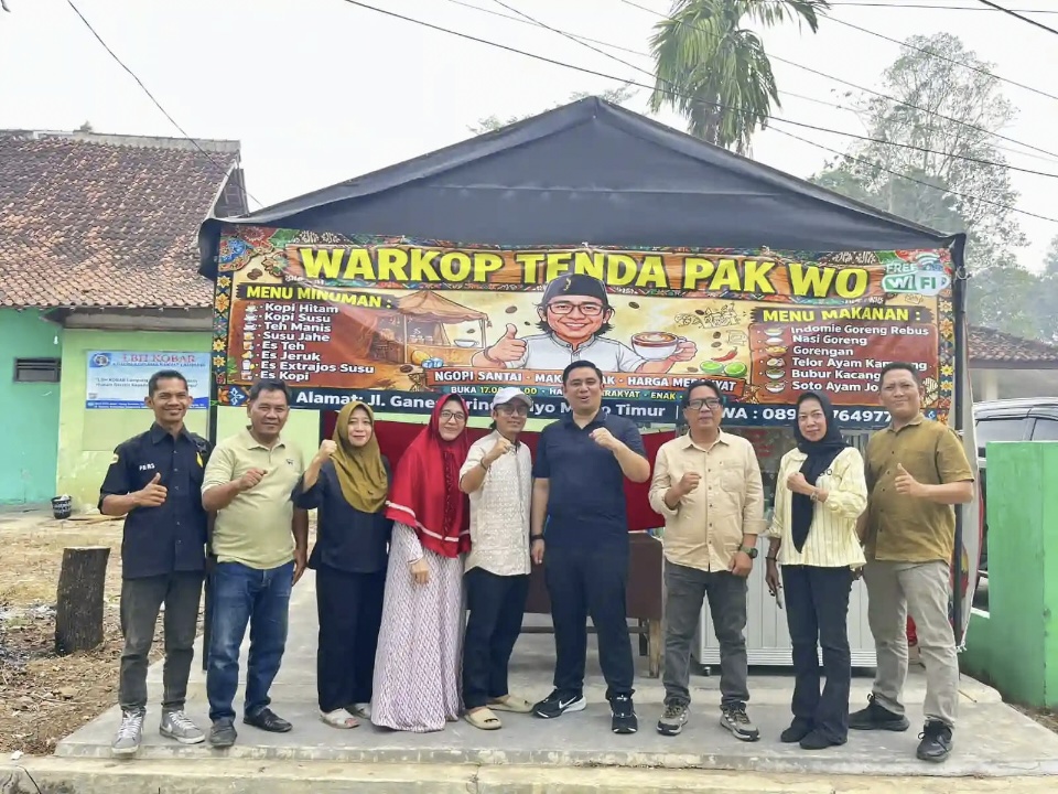 Wakil Wali Kota Metro Cicipi Soto Ayam Kampung di Warkop Tenda Pakwo, Puji Kaldu Gurih dan Dukung UMKM Kuliner