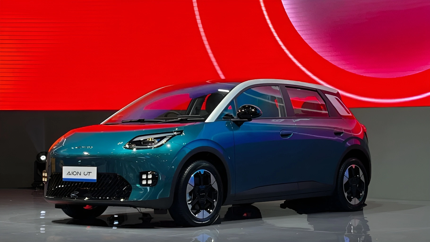 Review Aion UT Premium: Hatchback Listrik Rp 400 Juta dengan Kabin Lapang