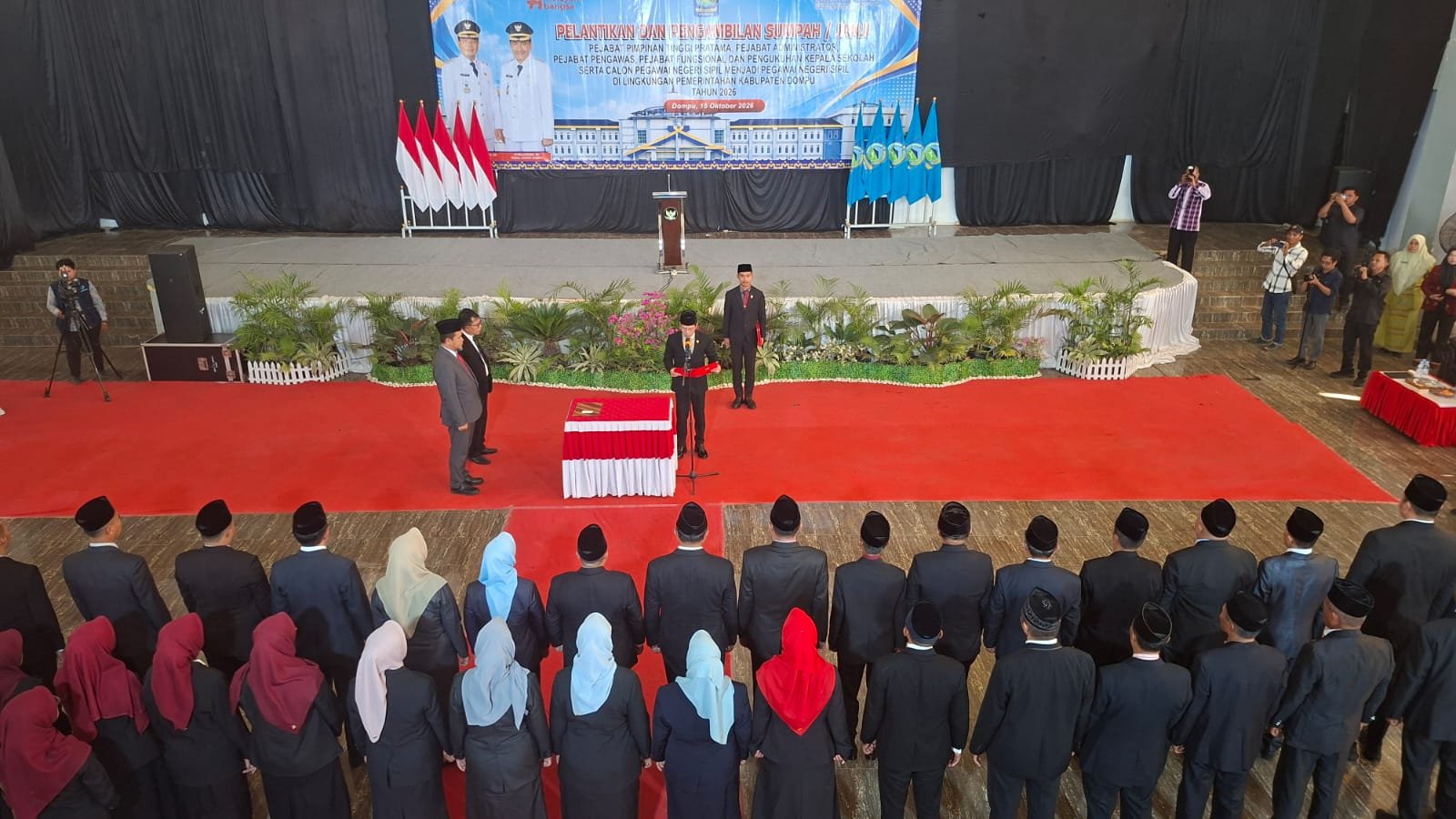 Bupati Dompu Lantik 11 Pimpinan OPD Hasil Seleksi Terbuka, Minta Langsung Tancap Gas