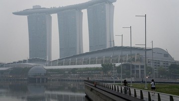 Kabut Asap Karhutla RI Seret Bisnis Wisata Singapura dan Malaysia, Pemesanan Tur Anjlok 30 Persen