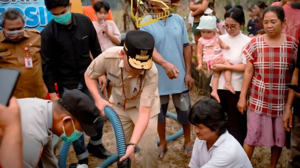 Pemprov Kalteng Salurkan 10 Juta Liter Air Bersih ke Enam Kabupaten Selama Penanganan Karhutla