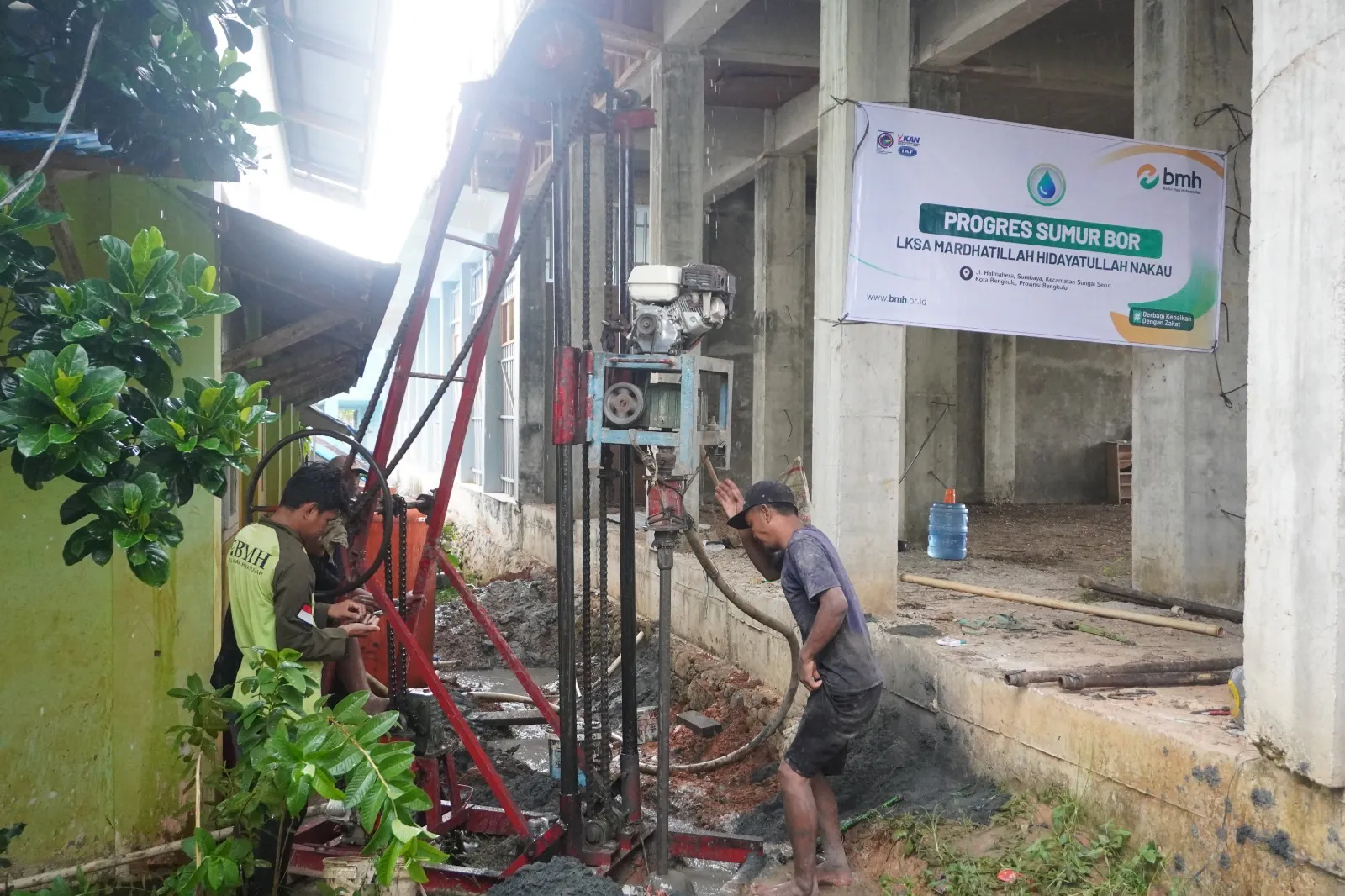 LAZNAS BMH Bengkulu Mulai Bor Sumur di LKSA Mardhatillah Nakau demi Air Bersih Santri