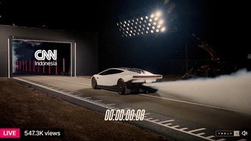 Tesla Roadster Generasi Baru Melompat di Udara, Produksi Mulai 2028