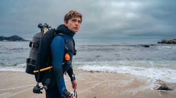 Review Whalefall: Austin Abrams dan Josh Brolin Kuat, Cerita Justru Kaku