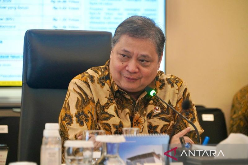 IHSG Anjlok 8,01 Persen dan Trading Halt, Airlangga Jadwalkan Rapat KSSK-OJK-BEI