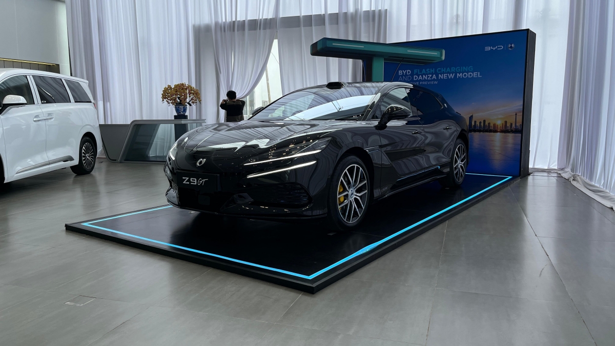 Spesifikasi Danza Z9 GT: Grand Tourer Listrik 1.156 PS, Blade Battery Gen 2