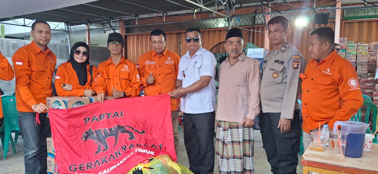 Gerakan Rakyat Kaltim Salurkan Bantuan untuk 11 KK Korban Kebakaran Loa Ipuh Tenggarong