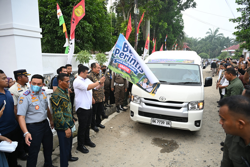 Gubernur Sumut Luncurkan 33 Bus Sekolah Gratis di 5 Kabupaten, Layani 1.008 Pelajar