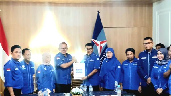 Eks Kapolda NTB Hadi Gunawan Daftar Calon Ketua DPD Demokrat, Bawa 11 Surat Dukungan DPC