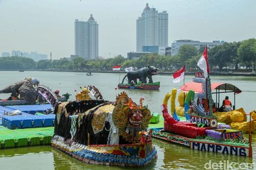 43 Kapal Botol Plastik Siap Berlayar di Danau Sunter Jakarta