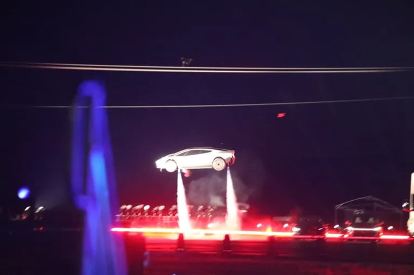 Tesla Roadster Generasi Kedua Terbang di Texas, Produksi Baru 2028