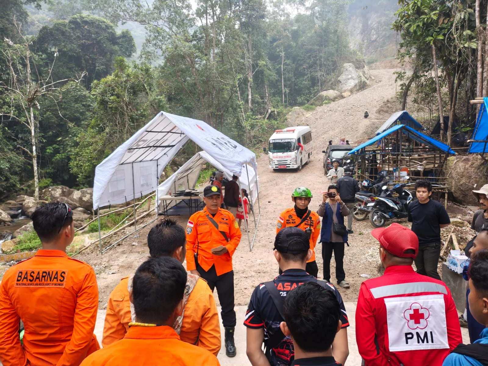 SAR Padang Lanjutkan Pencarian Hari Kedua, Perempuan Padang Pariaman Hilang di Air Terjun Robo Limapuluh Kota