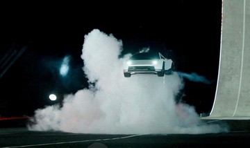 Tesla Roadster Generasi Baru Resmi Meluncur, Klaim Bisa Terbang